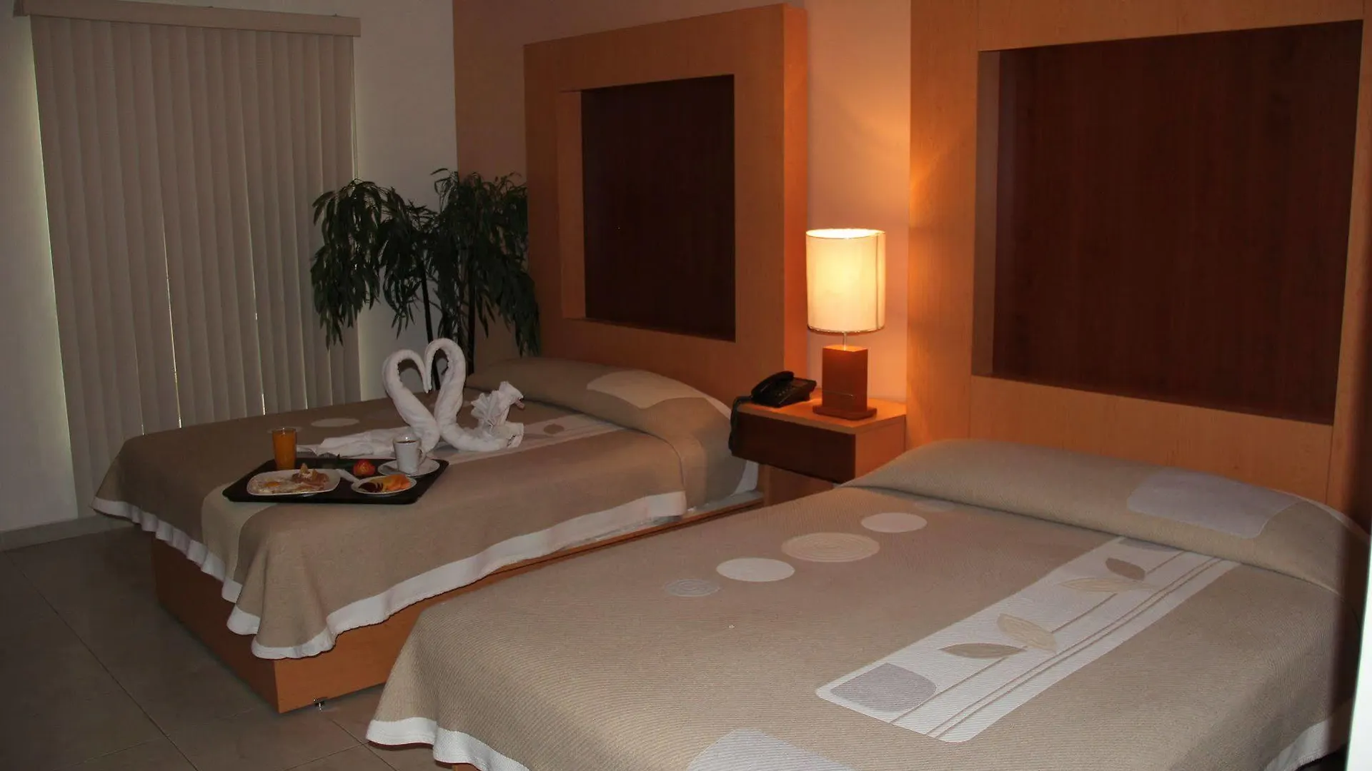 Hotel Real Сапопан